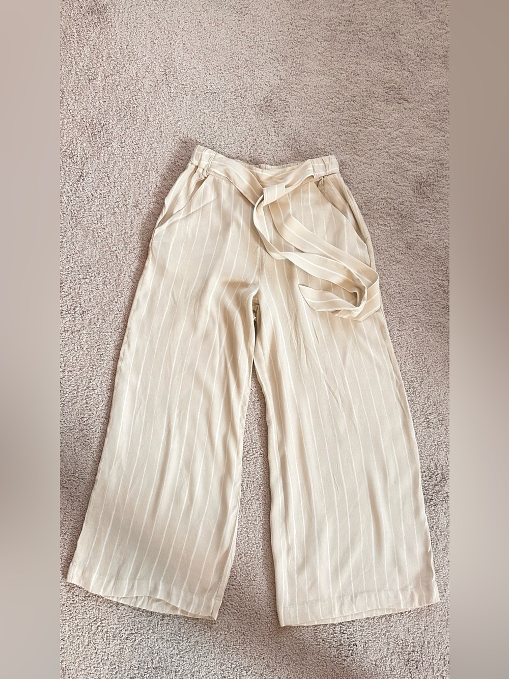 Wilfred Aritzia Cream Pinstripe Wide-Leg Tie-Waist Pants. Sz s